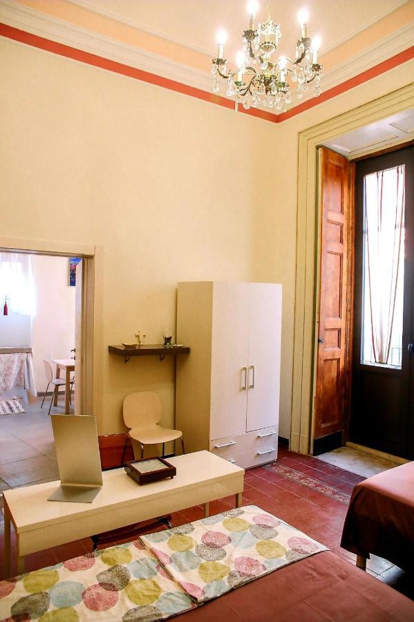 Center Street Apartment Catania Bagian luar foto